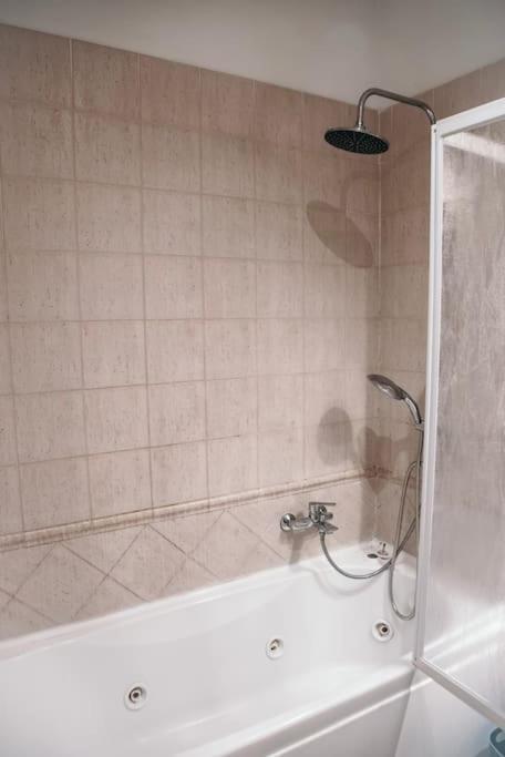 شقة Poccio House فيوميتشينو المظهر الخارجي الصورة