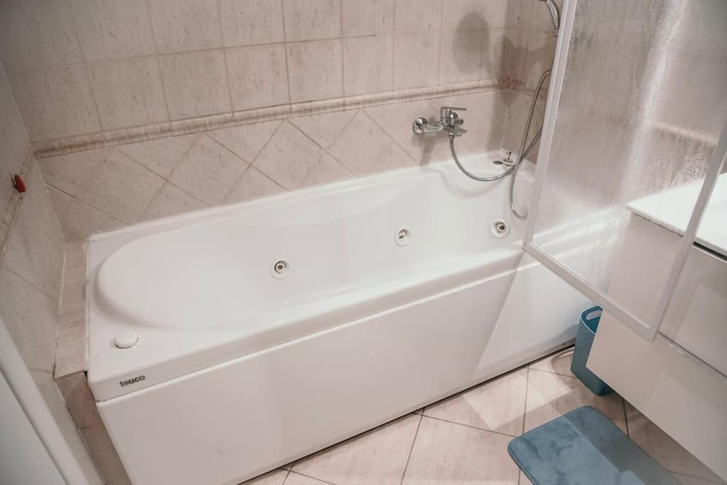 شقة Poccio House فيوميتشينو المظهر الخارجي الصورة